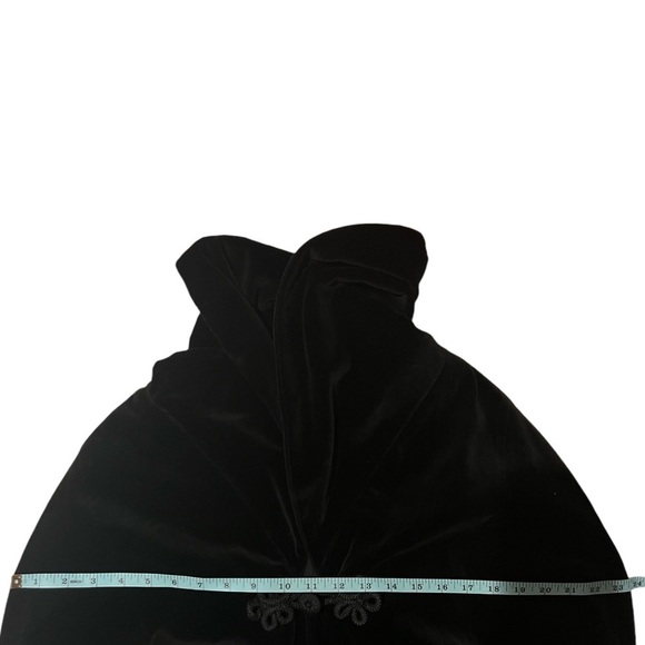 Laura Ashley Black Vintage Velvet Cloak Cape Small - Picture 13 of 15